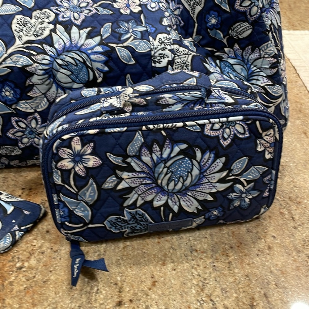 Vera Bradley 3 piece travel set